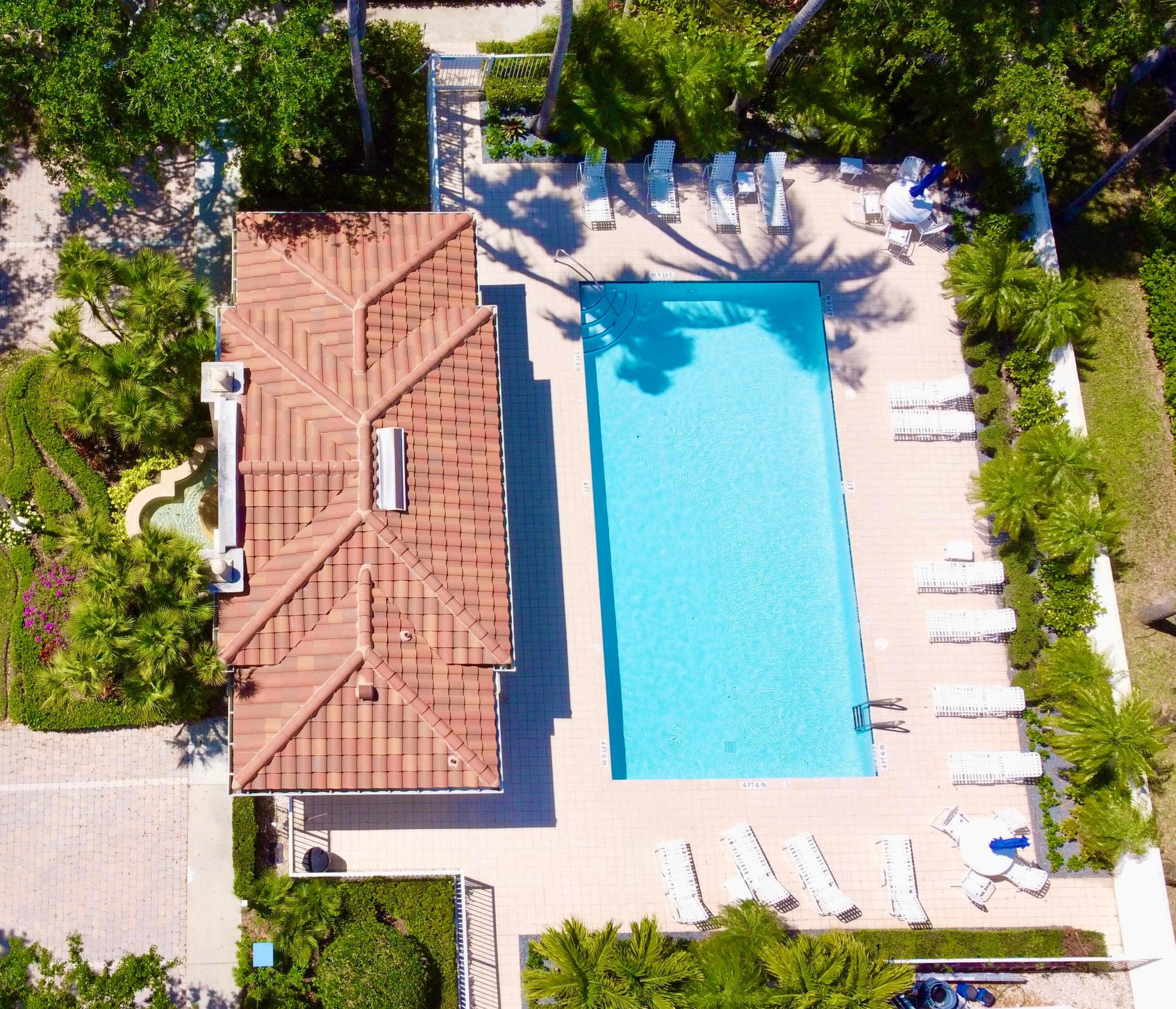 67 Tall Oaks Cir Tequesta, FL 33469