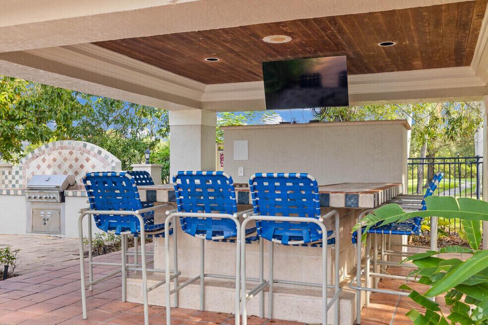 3821 SW Coquina Cv Way #205 Palm City, FL 34990