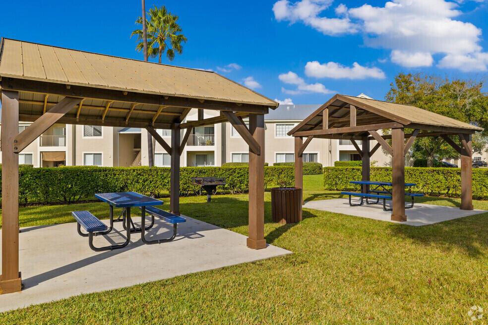 3821 SW Coquina Cv Way #205 Palm City, FL 34990