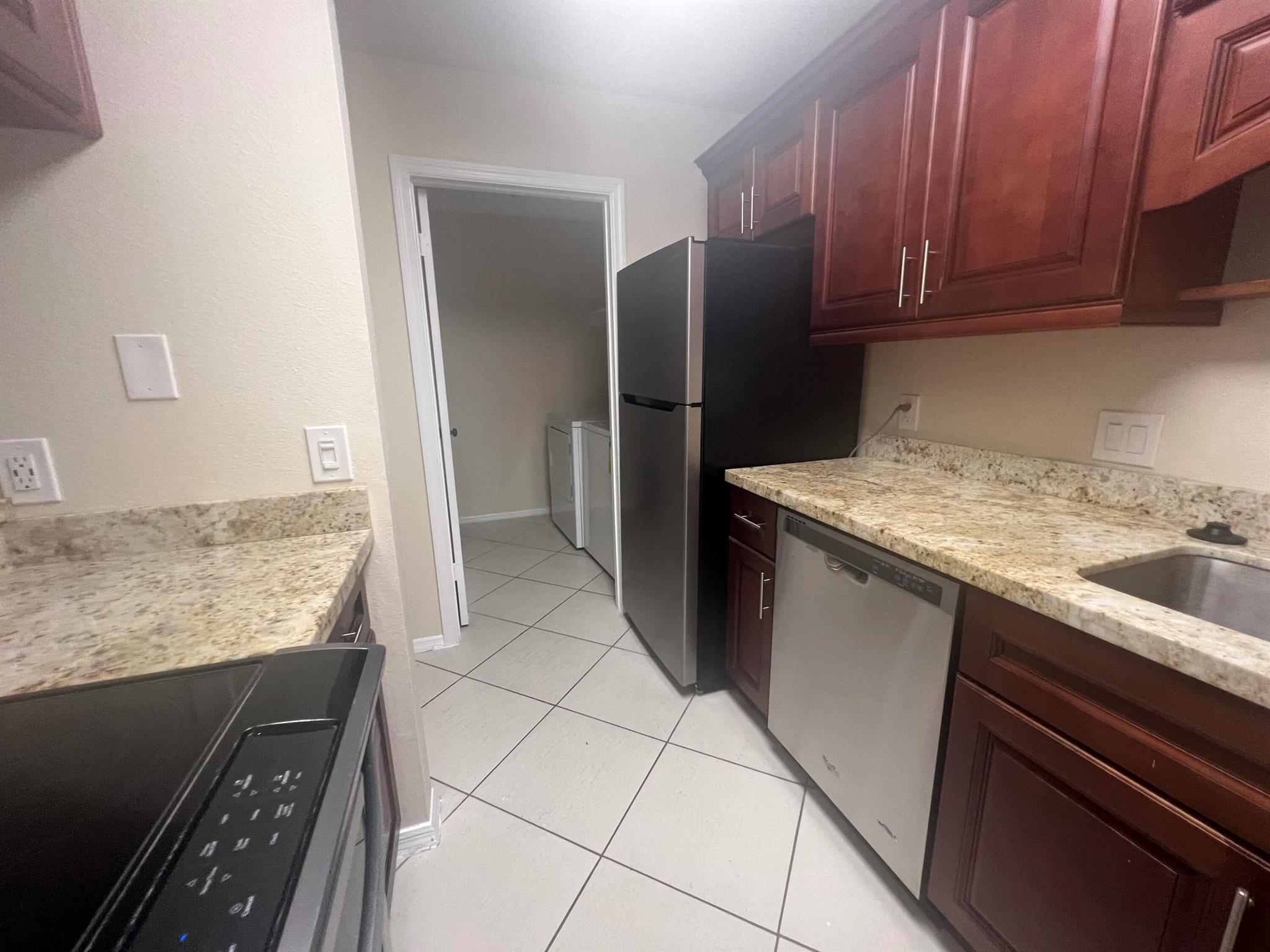 2315 N Congress Ave #18