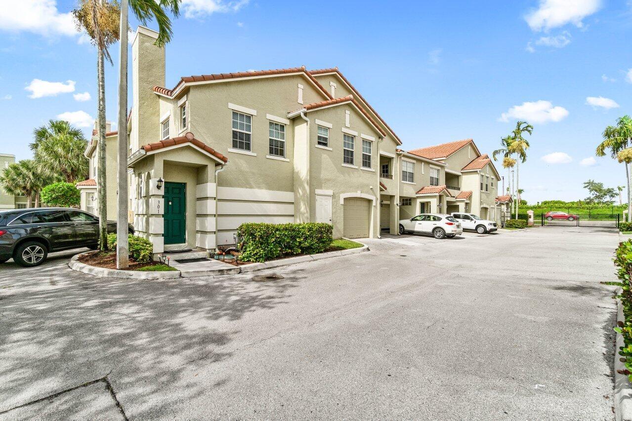 308 Belmont Pl