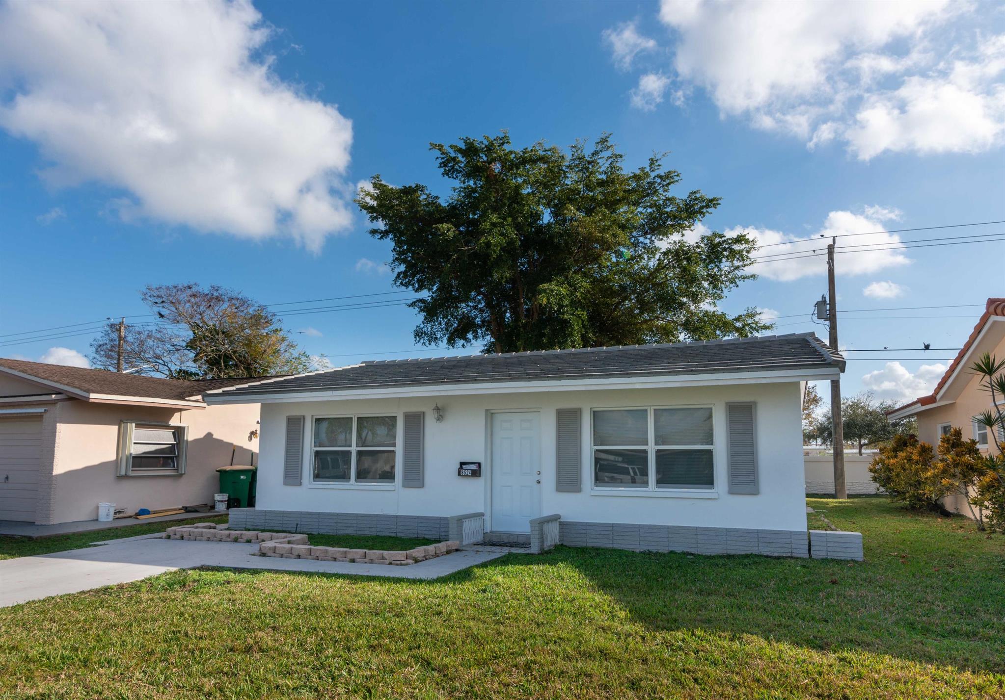 8524 NW 57th Ct