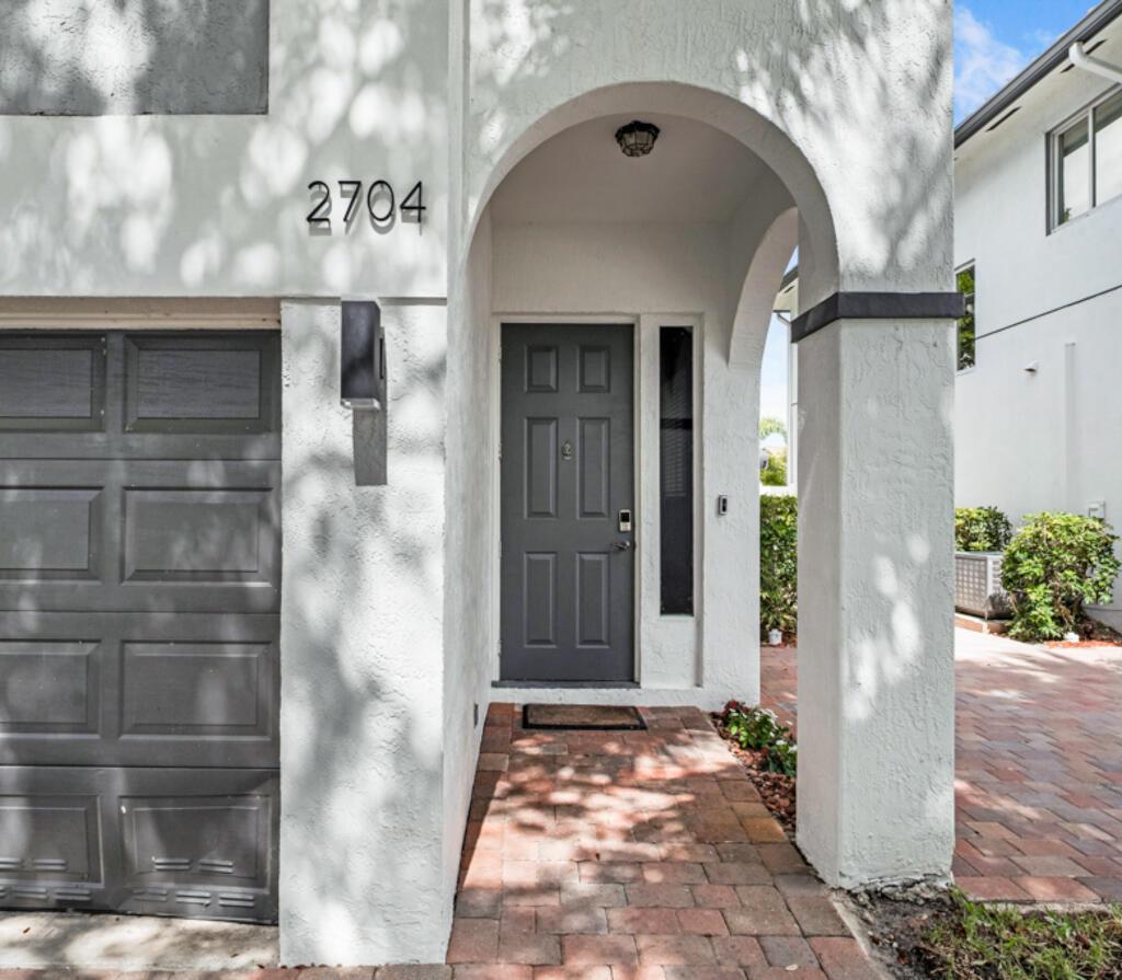 2704 Treasure Cv Cir