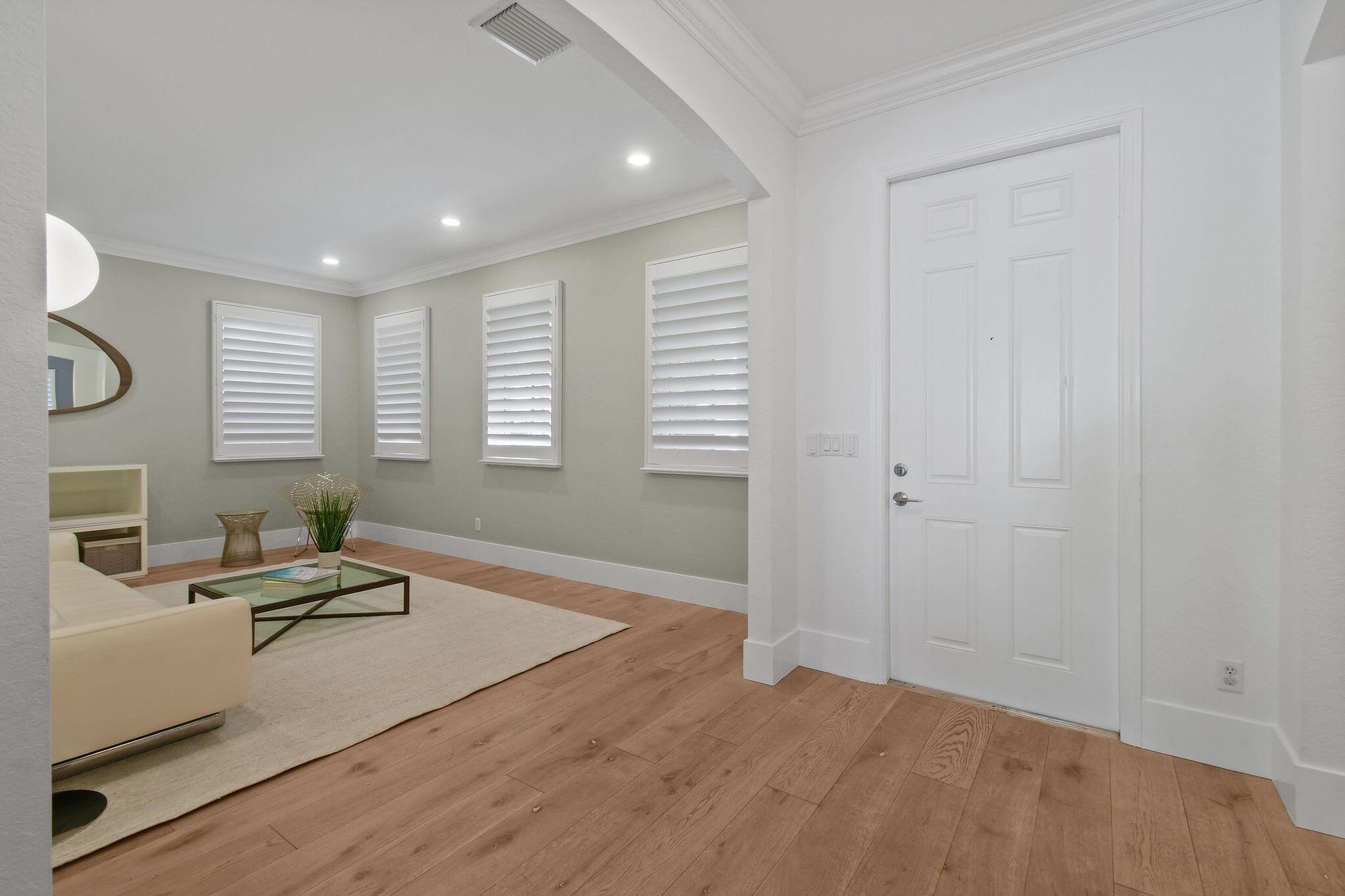 158 Ennis Ln Jupiter, FL 33458