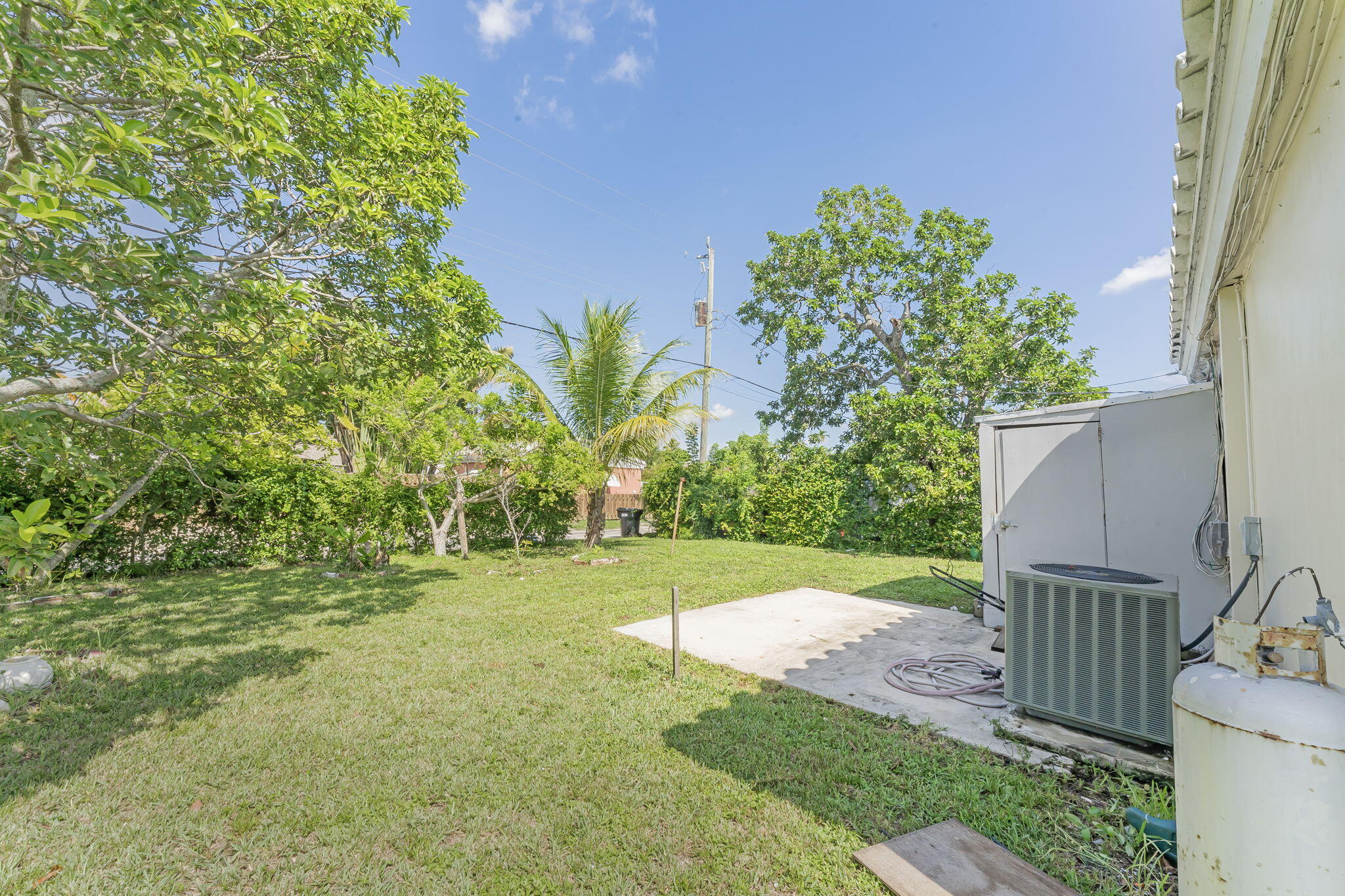 17570 NE 19th North Miami Beach, FL 33162