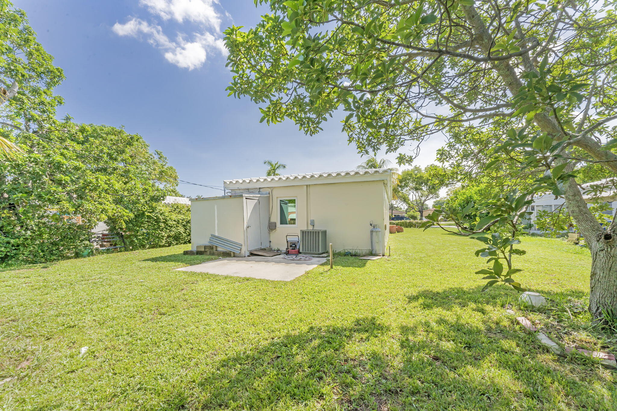 17570 NE 19th North Miami Beach, FL 33162