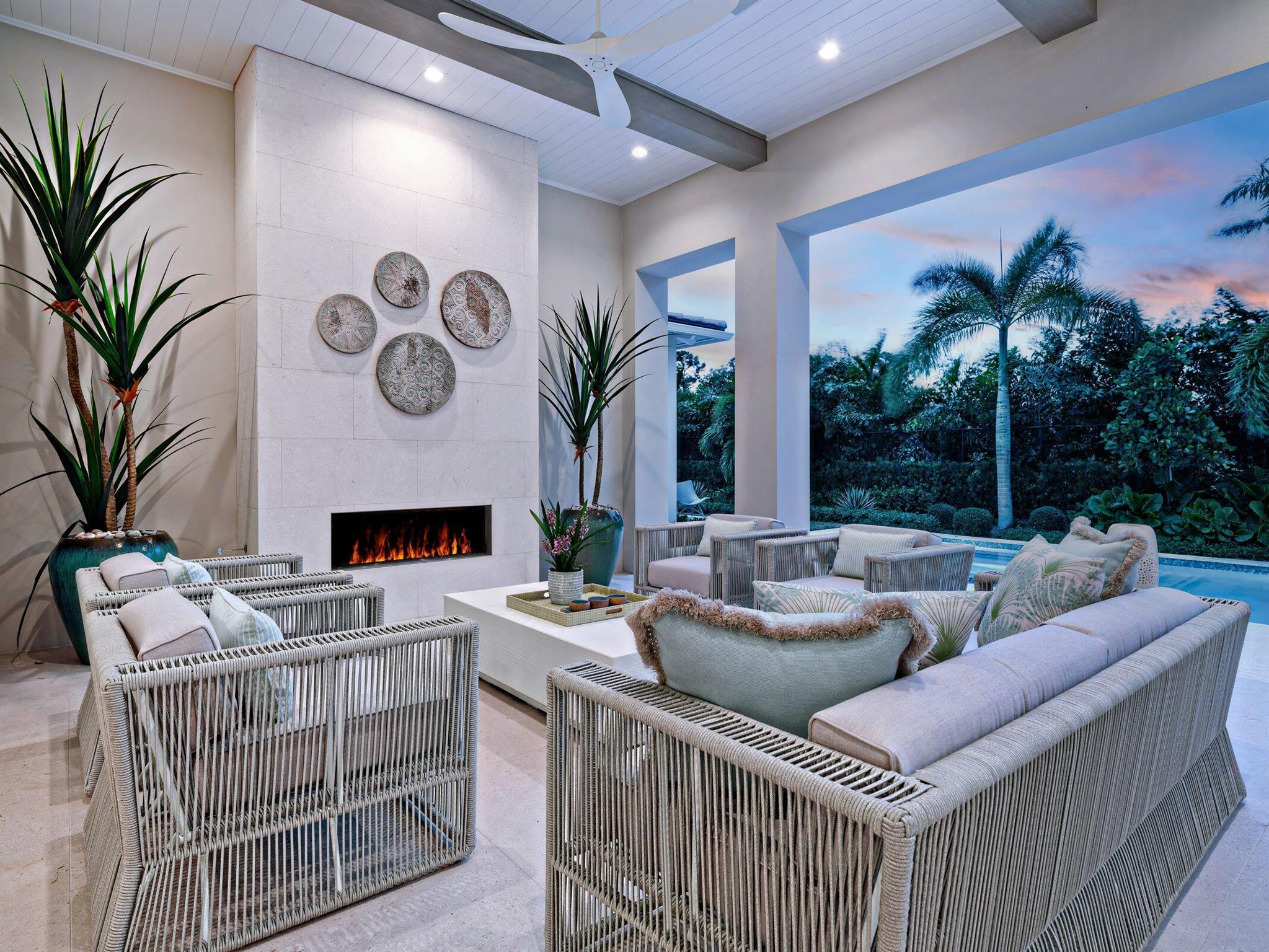 2913 Bluewater Cv Gulfstream, FL 33483