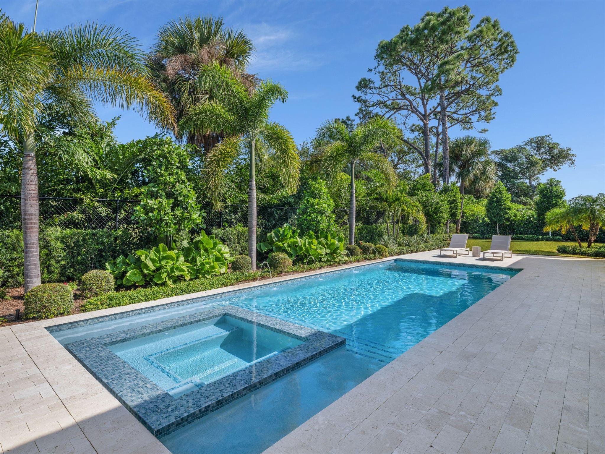 2913 Bluewater Cv Gulfstream, FL 33483