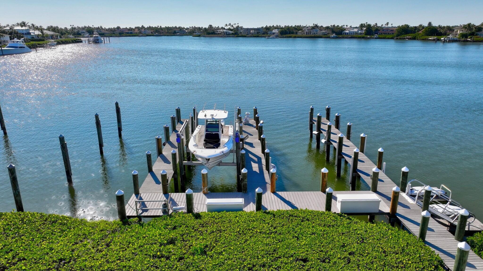 6900 SE Harbor Cir Stuart, FL 34996 6900 SE Harbor Cir Stuart, FL 34996