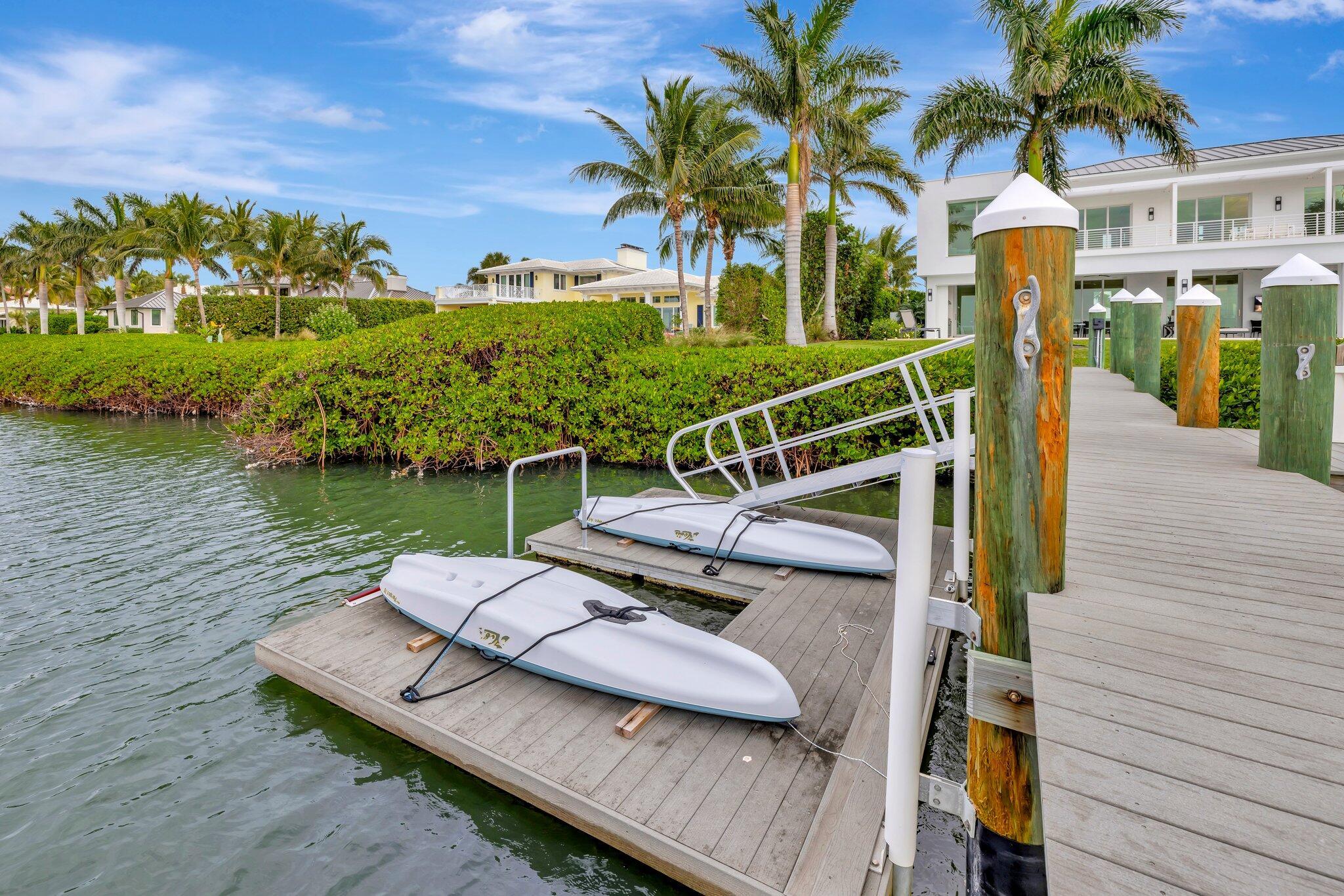 6900 SE Harbor Cir Stuart, FL 34996 6900 SE Harbor Cir Stuart, FL 34996