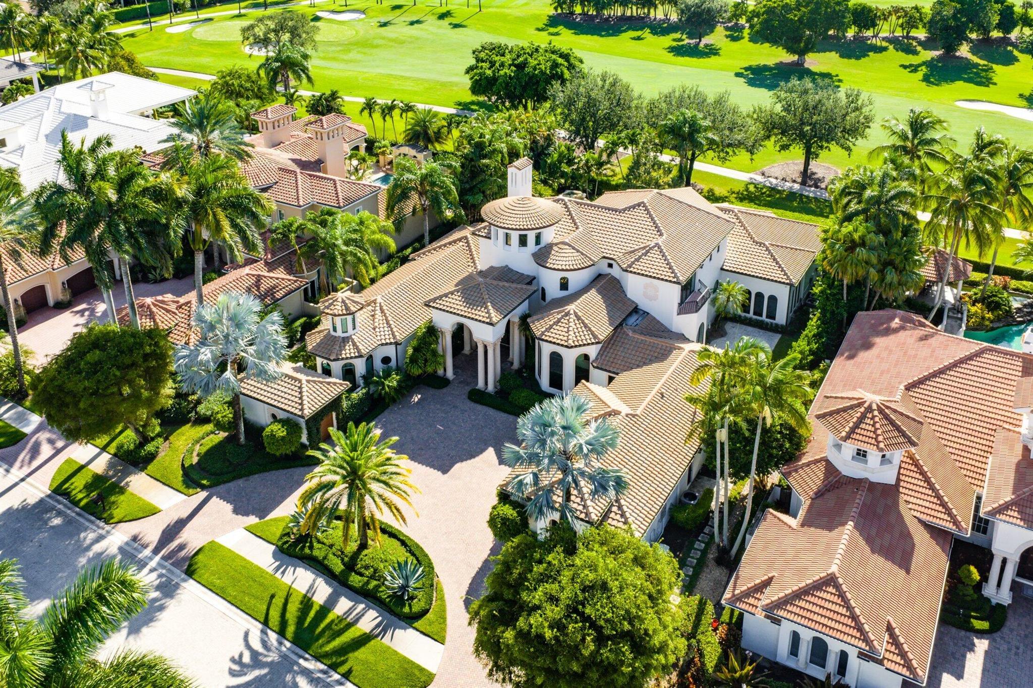 207 Grand Pointe Dr