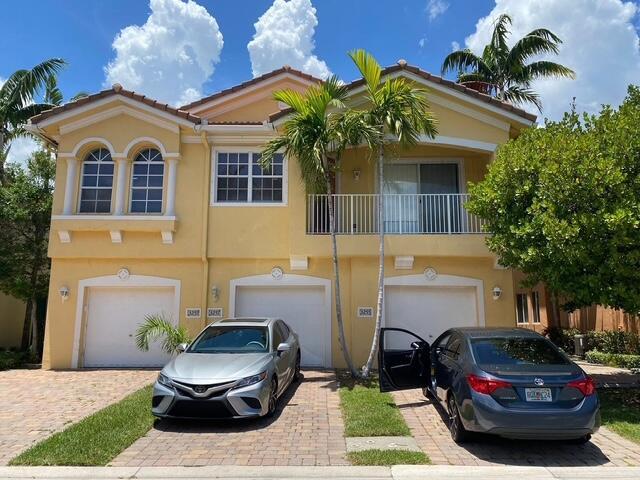 3255 Scarletta Dr