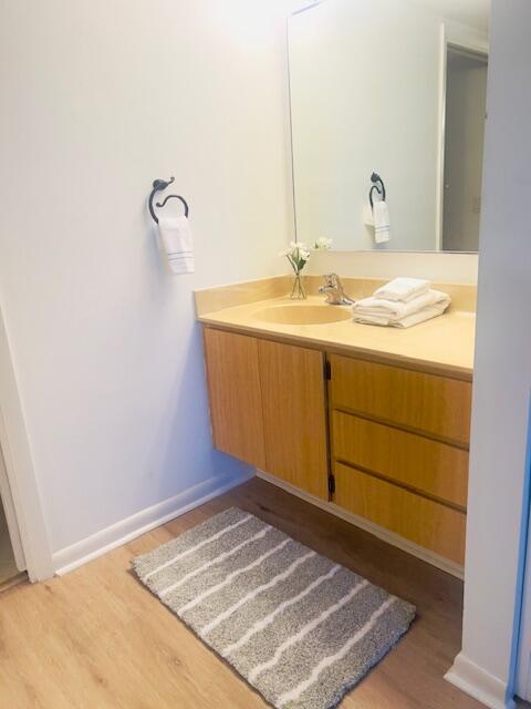 1201 Seafarer Cir #204 Jupiter, FL 33477