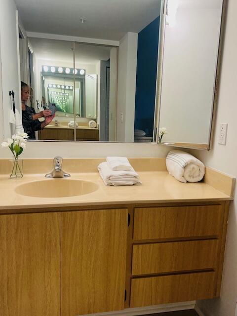 1201 Seafarer Cir #204 Jupiter, FL 33477