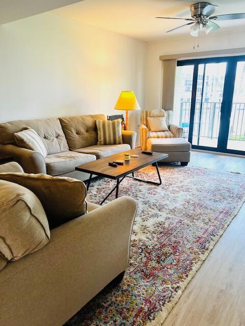 1201 Seafarer Cir #204 Jupiter, FL 33477