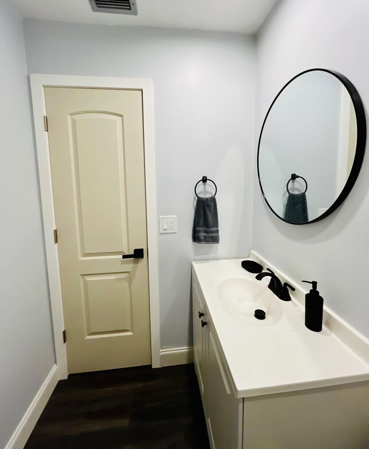 1602 Shaker Cir Cir Wellington, FL 33414