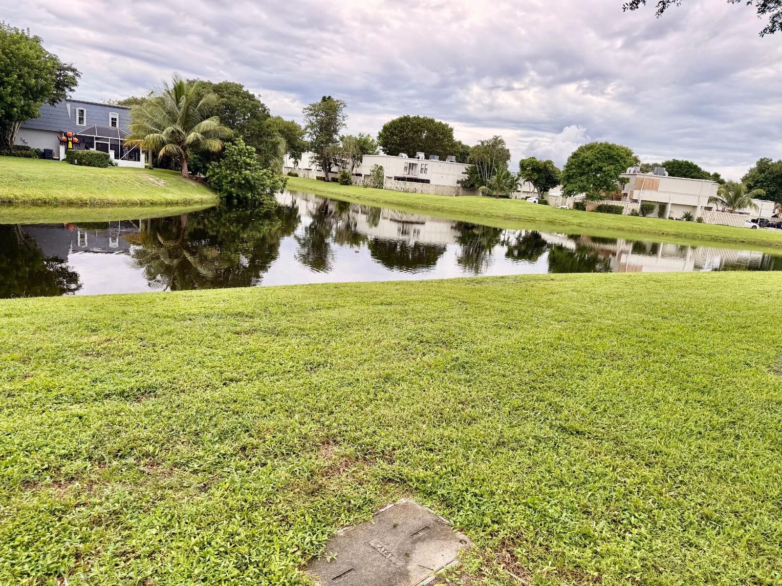 1602 Shaker Cir Cir Wellington, FL 33414