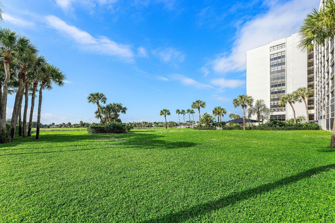 356 Golfview Rd #Ph-7 North Palm Beach, FL 33408