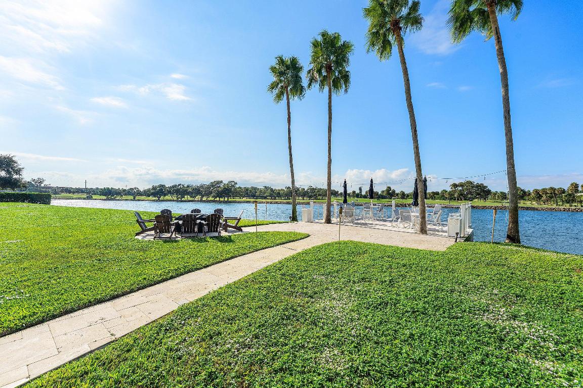 356 Golfview Rd #Ph-7 North Palm Beach, FL 33408