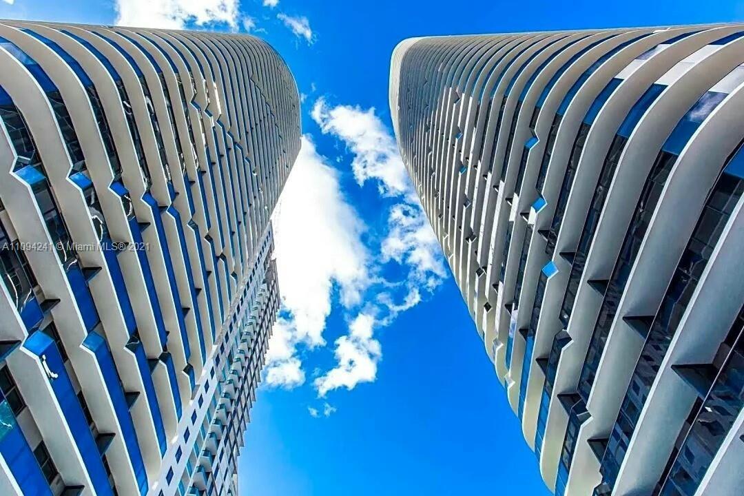 image Brickell Heights West11