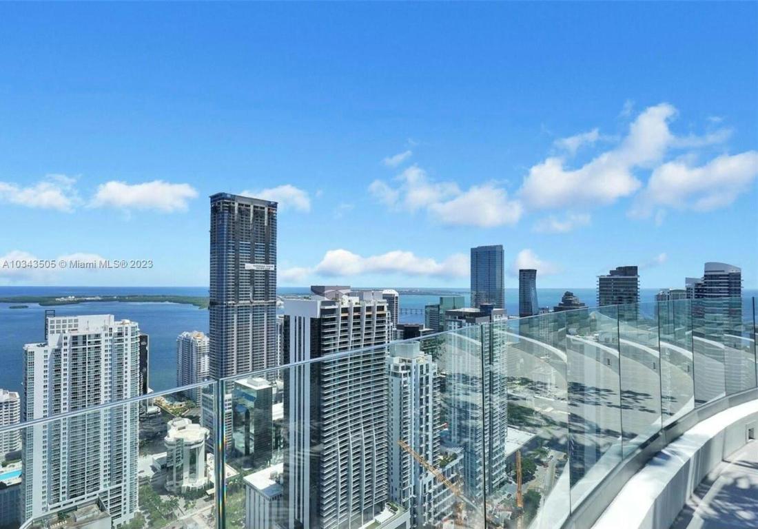 image Brickell Heights West32