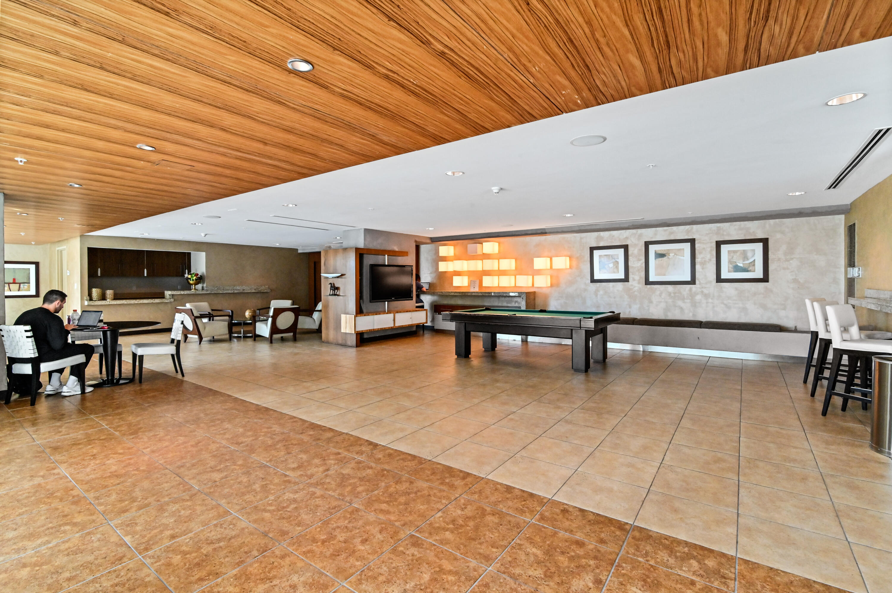 image Infinity at Brickell18