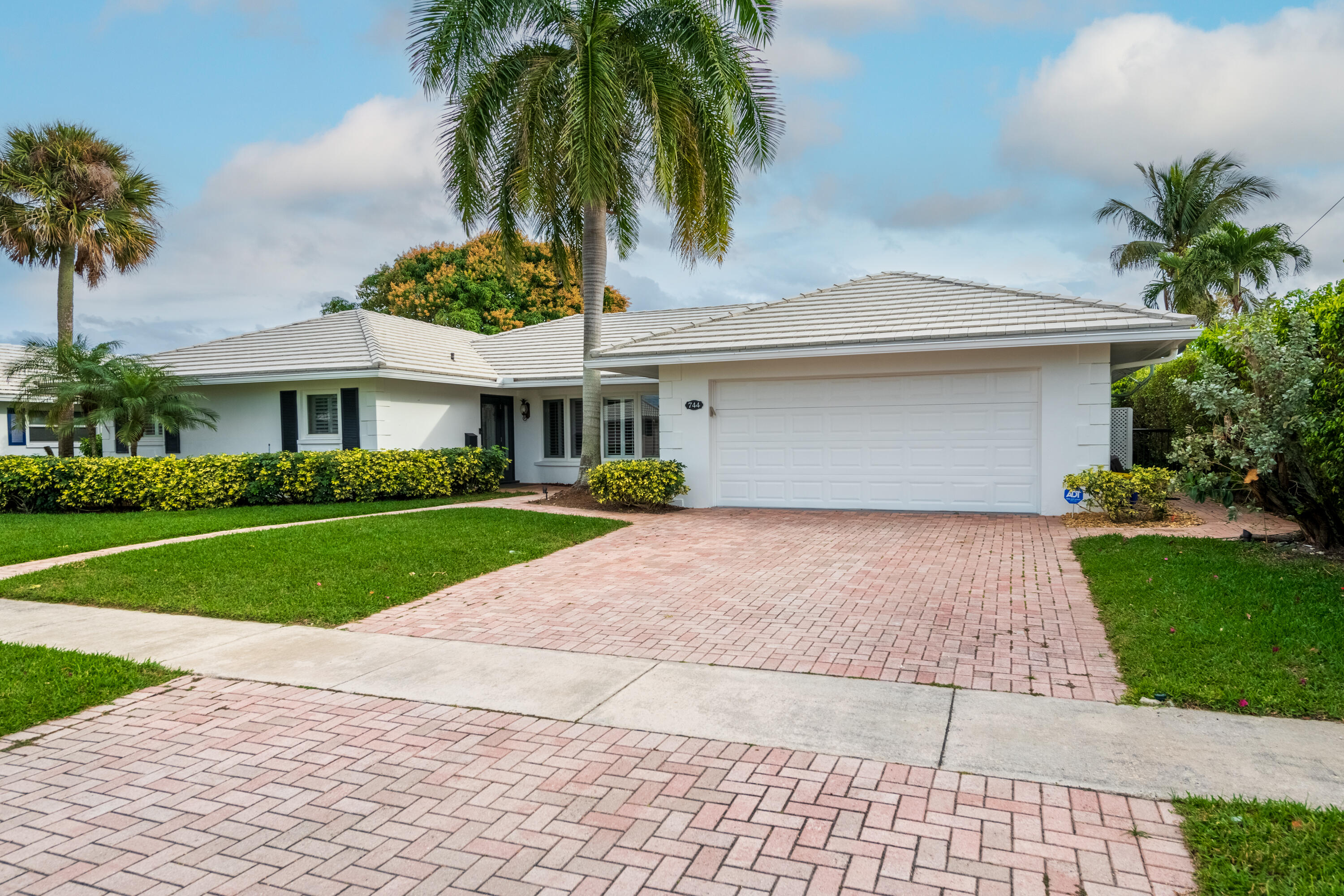 744 Peachtree Boca Raton, FL 33486
