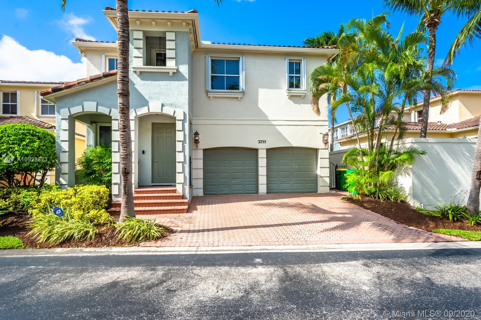 3255 NE 211th Ter