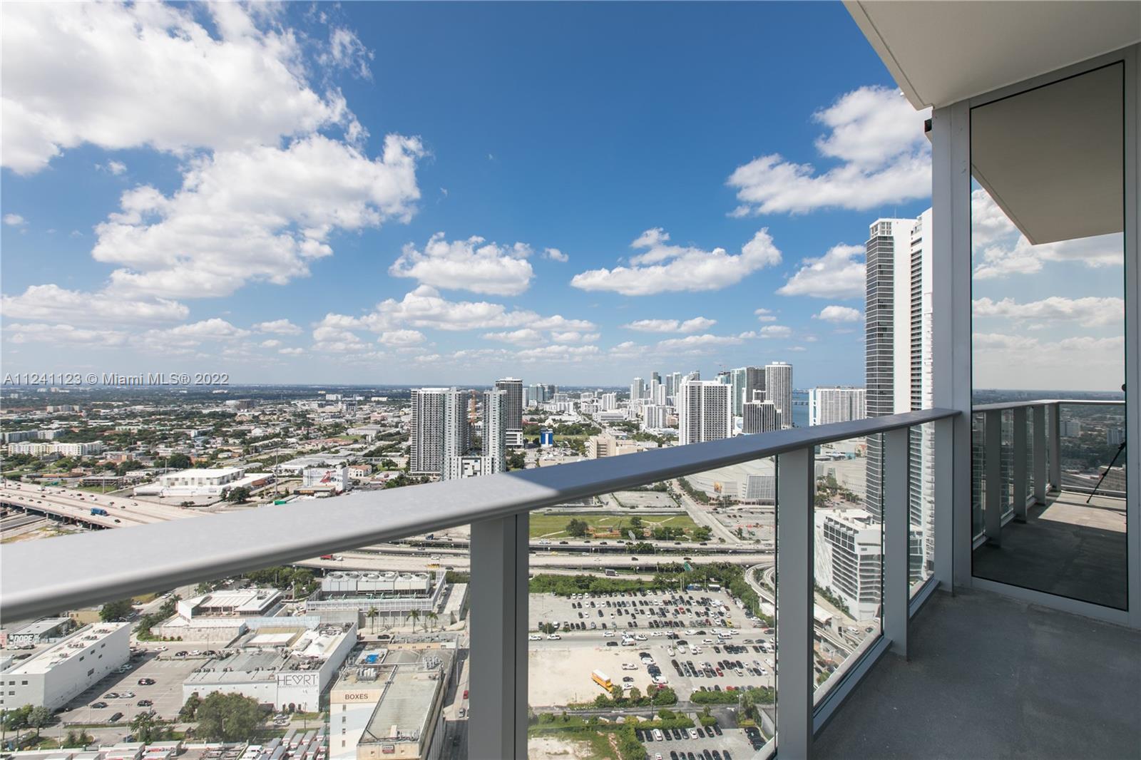 image Paramount Miami Worldcenter17