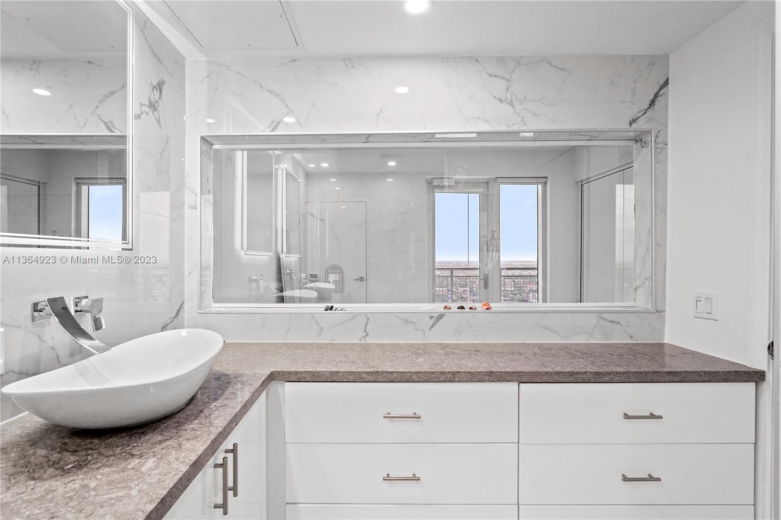 image Infinity at Brickell11