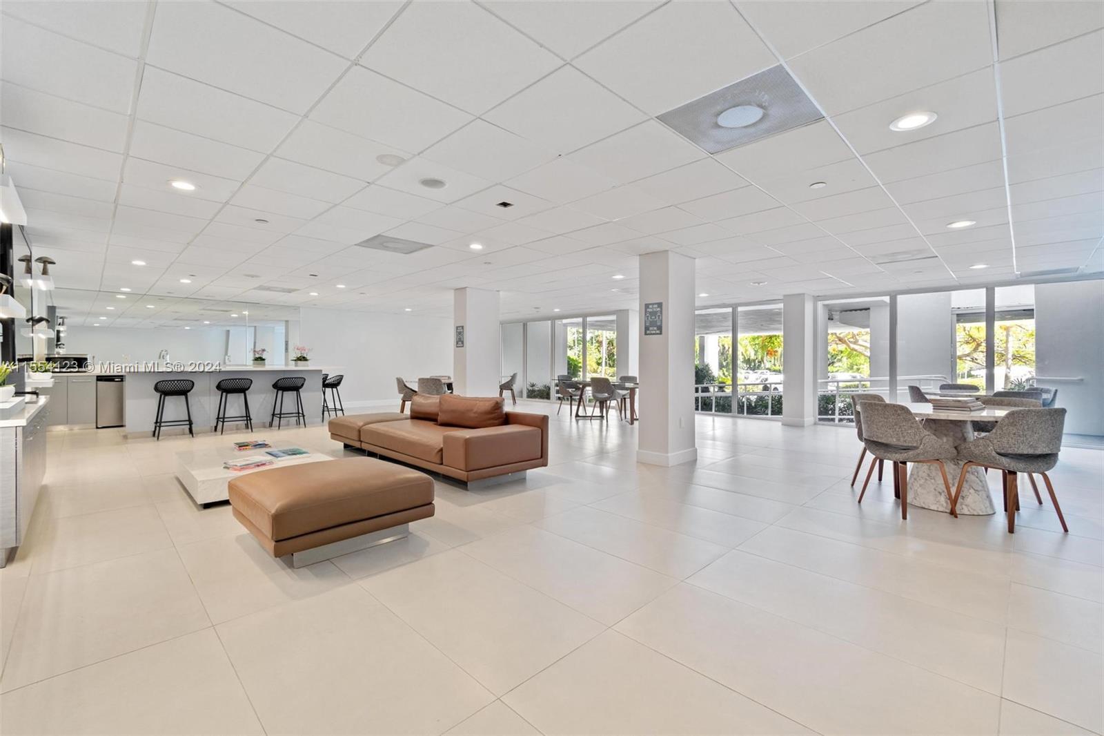 image Commodore Club West 10