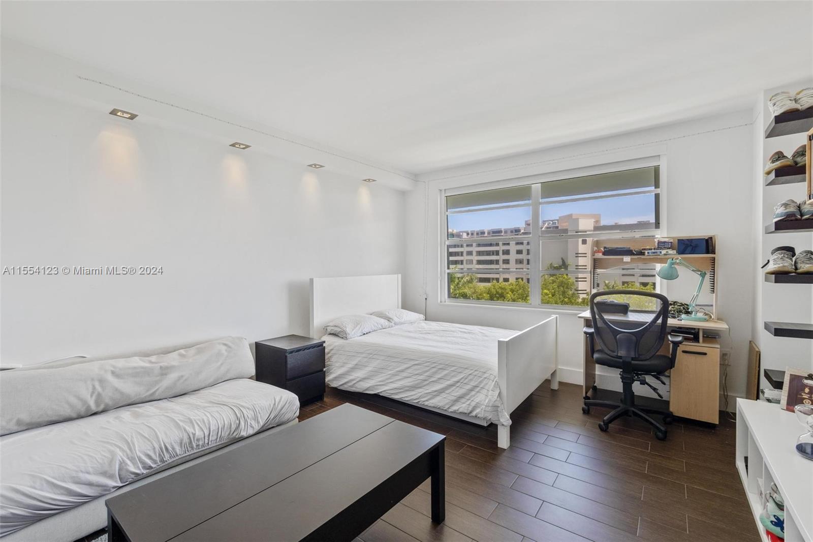 image Commodore Club West 16