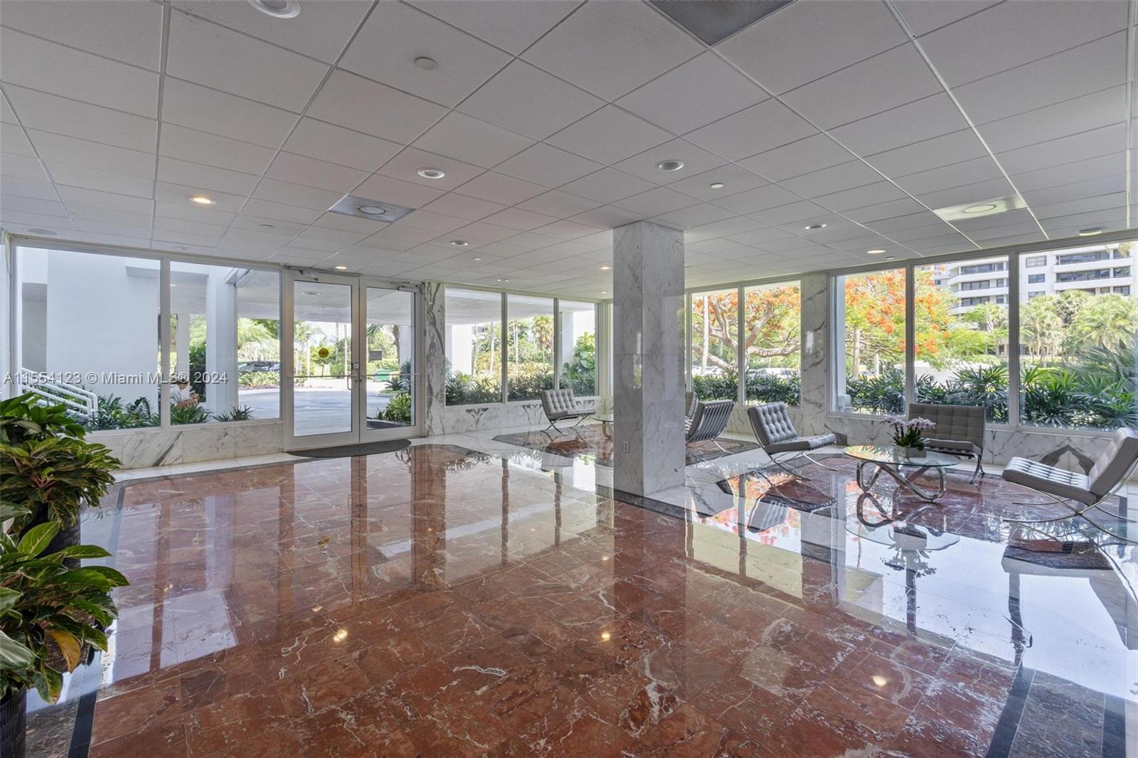 image Commodore Club West 25