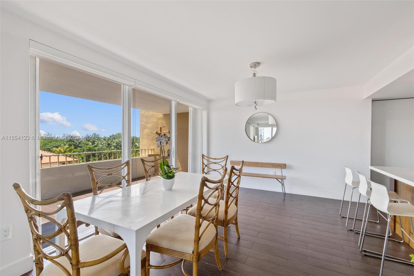 image Commodore Club West 6