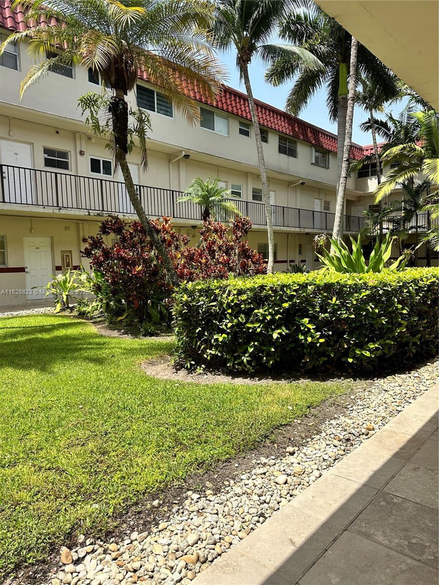 8600 SW 67th Ave #908 Pinecrest, FL 33156