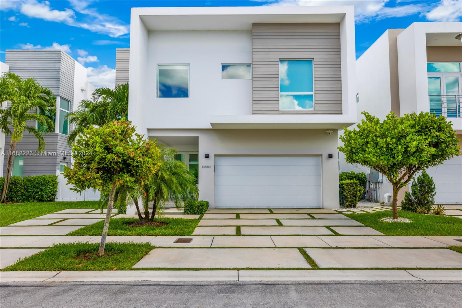 10580 NW 67th Ter,Doral, FL 33178