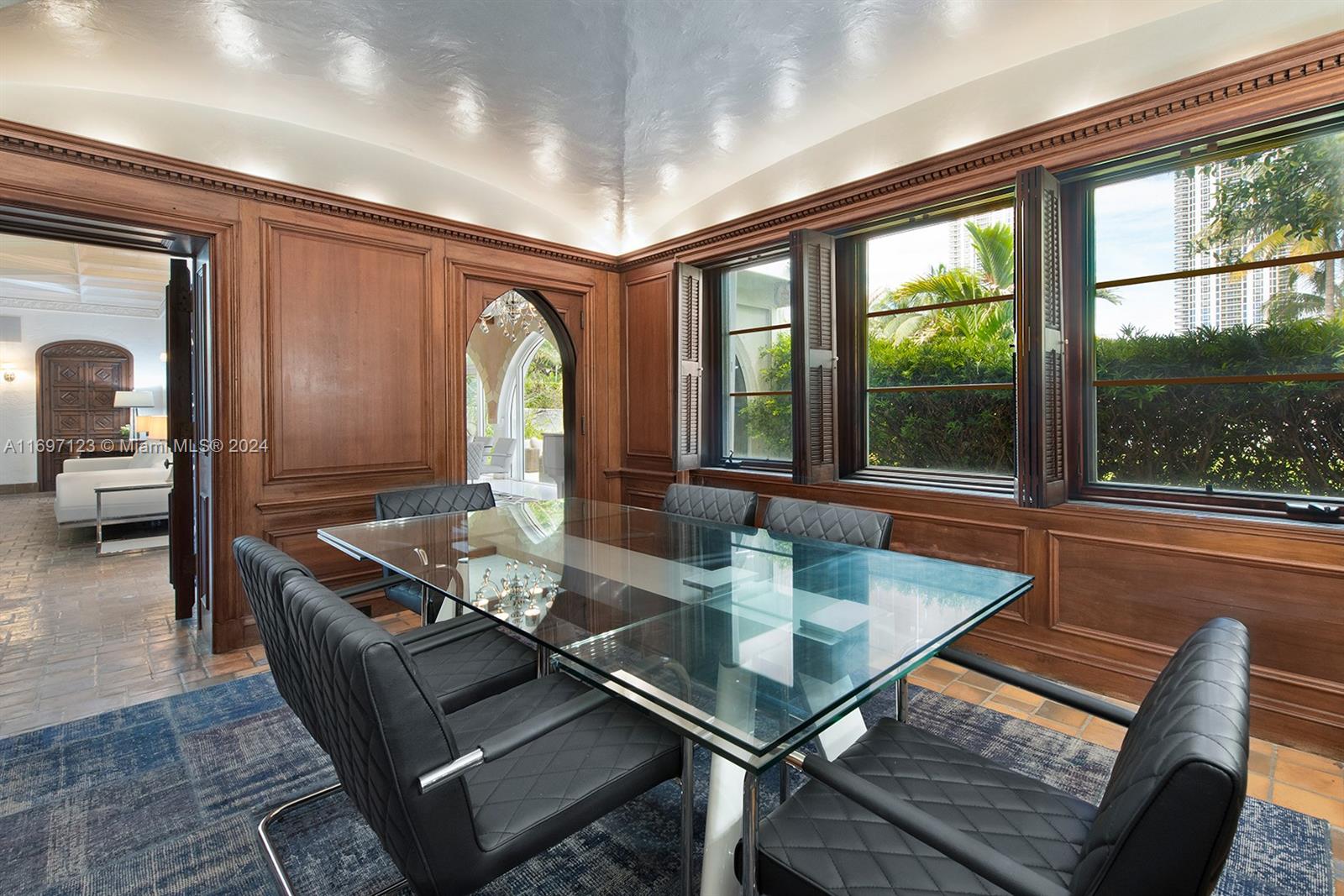 4745 Pine Tree Dr Miami Beach, FL 33140 4745 Pine Tree Dr Miami Beach, FL 33140