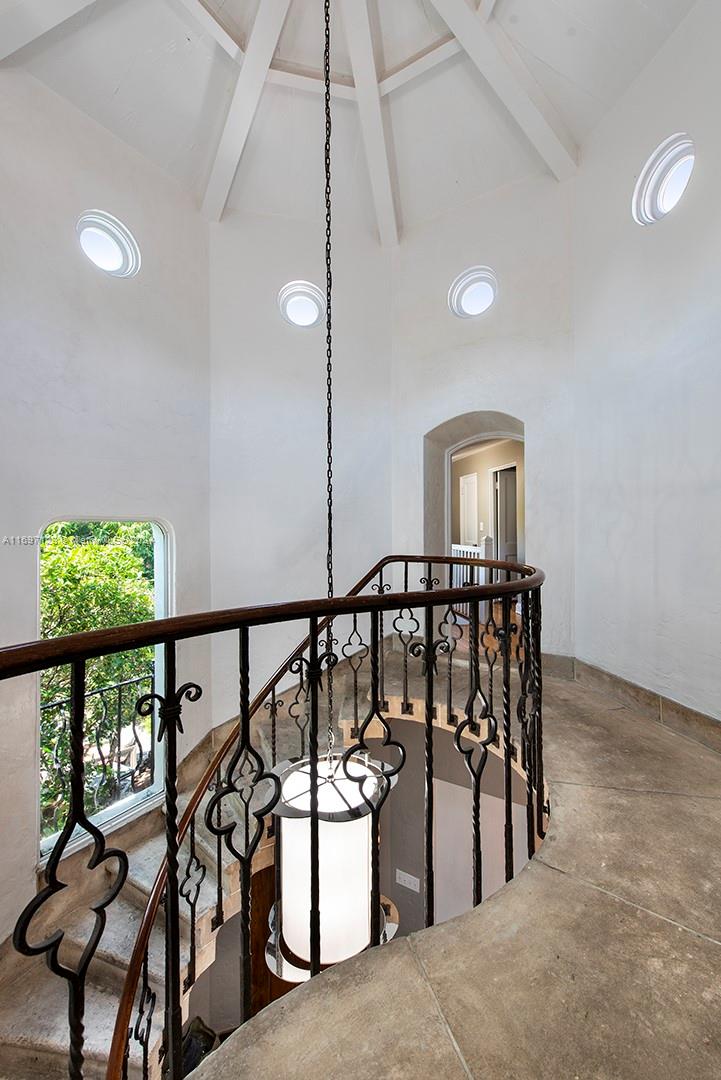 4745 Pine Tree Dr Miami Beach, FL 33140 4745 Pine Tree Dr Miami Beach, FL 33140