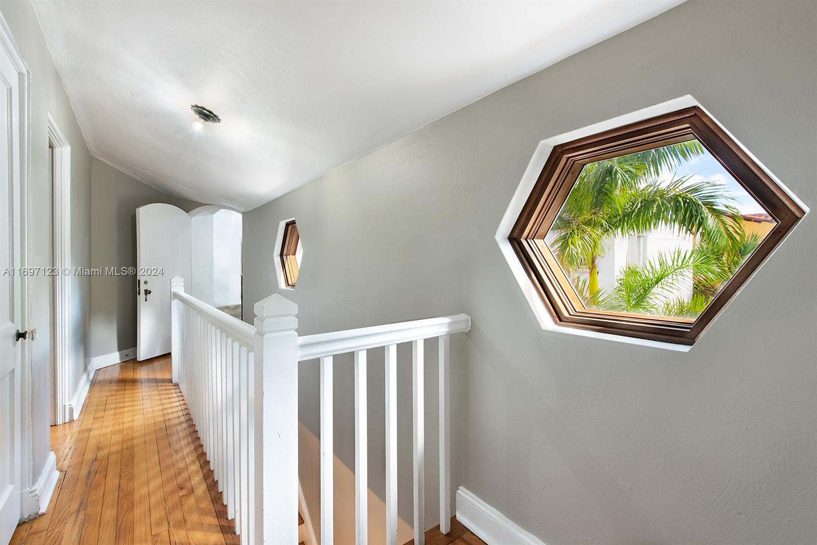 4745 Pine Tree Dr Miami Beach, FL 33140 4745 Pine Tree Dr Miami Beach, FL 33140