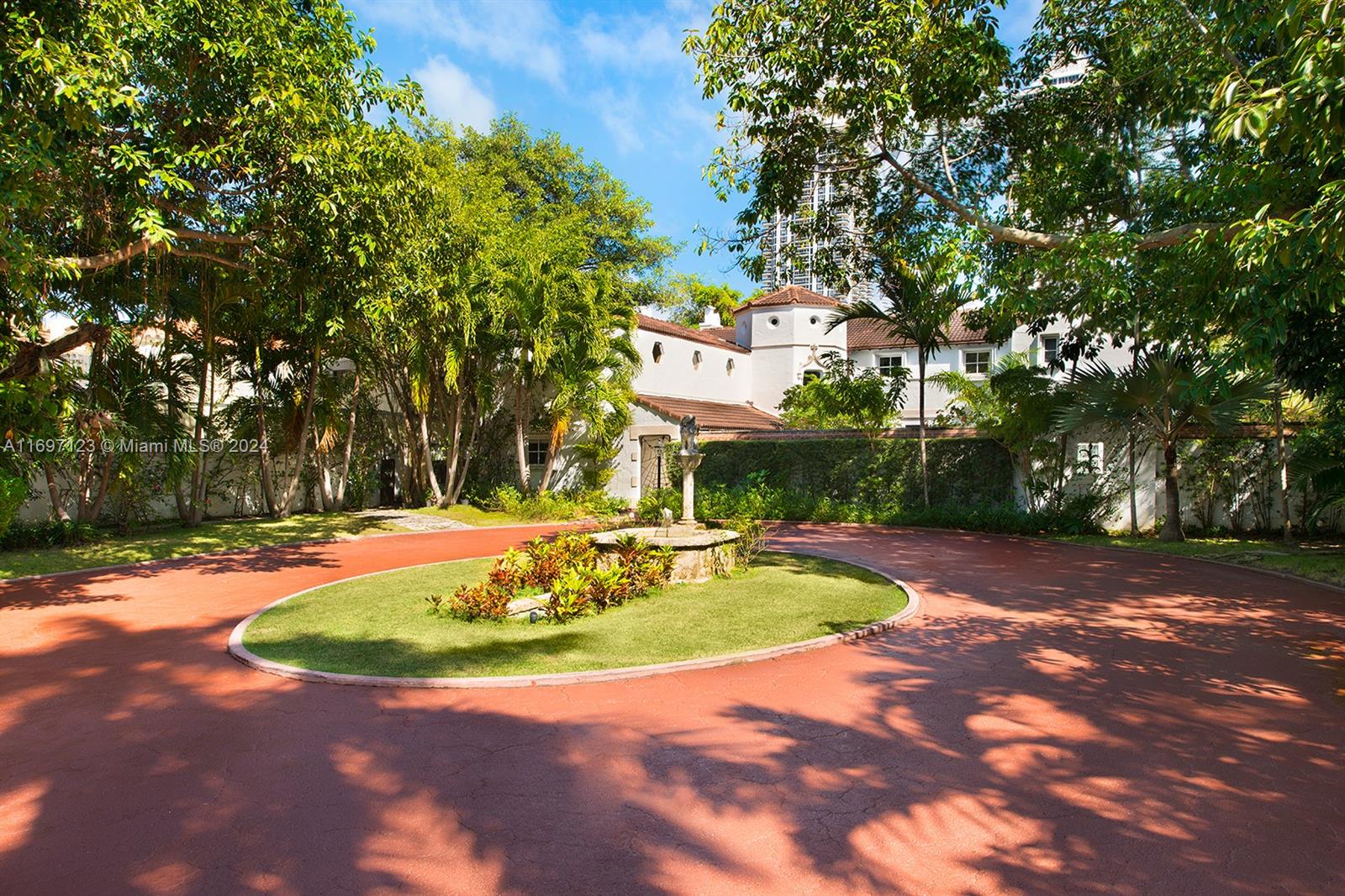4745 Pine Tree Dr Miami Beach, FL 33140 4745 Pine Tree Dr Miami Beach, FL 33140