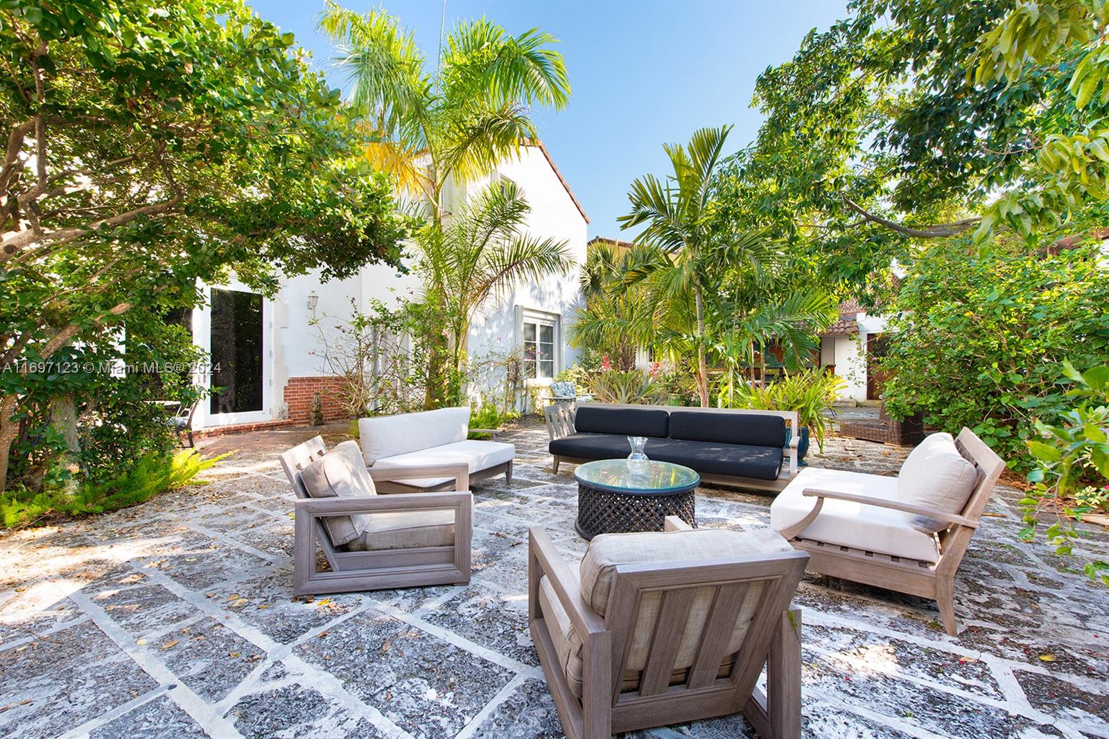 4745 Pine Tree Dr Miami Beach, FL 33140 4745 Pine Tree Dr Miami Beach, FL 33140