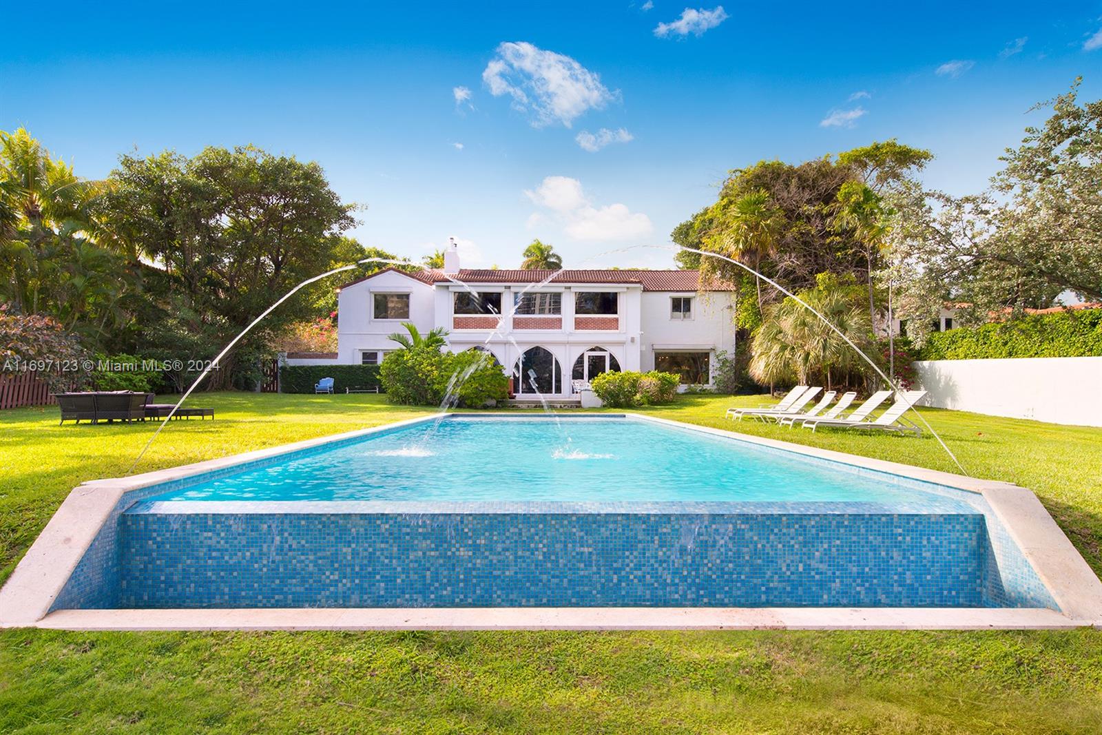 4745 Pine Tree Dr Miami Beach, FL 33140 4745 Pine Tree Dr Miami Beach, FL 33140