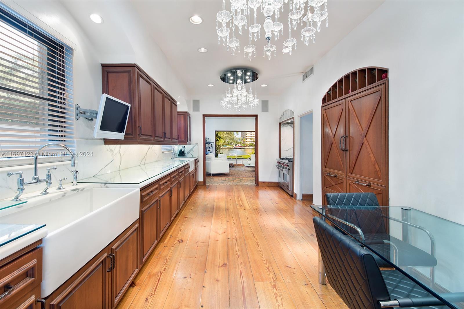 4745 Pine Tree Dr Miami Beach, FL 33140 4745 Pine Tree Dr Miami Beach, FL 33140