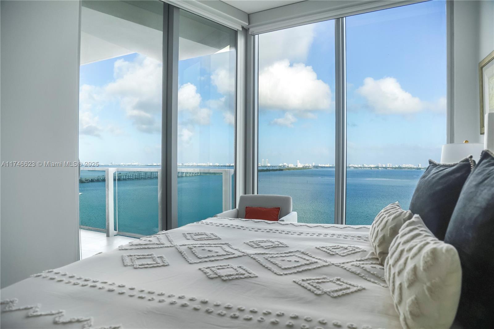 image Biscayne Beach2