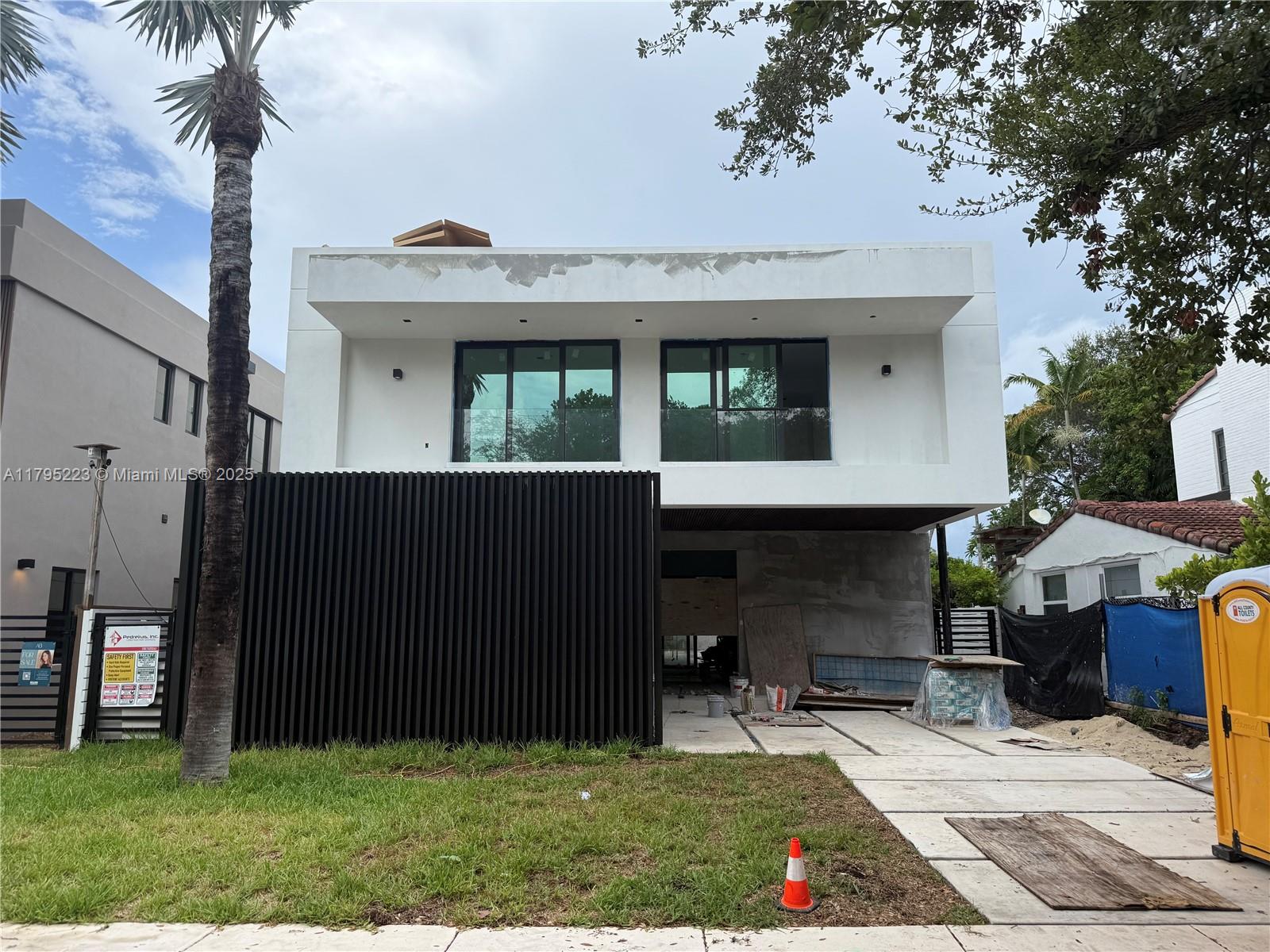 125 SW 29th Rd Miami, FL 33129