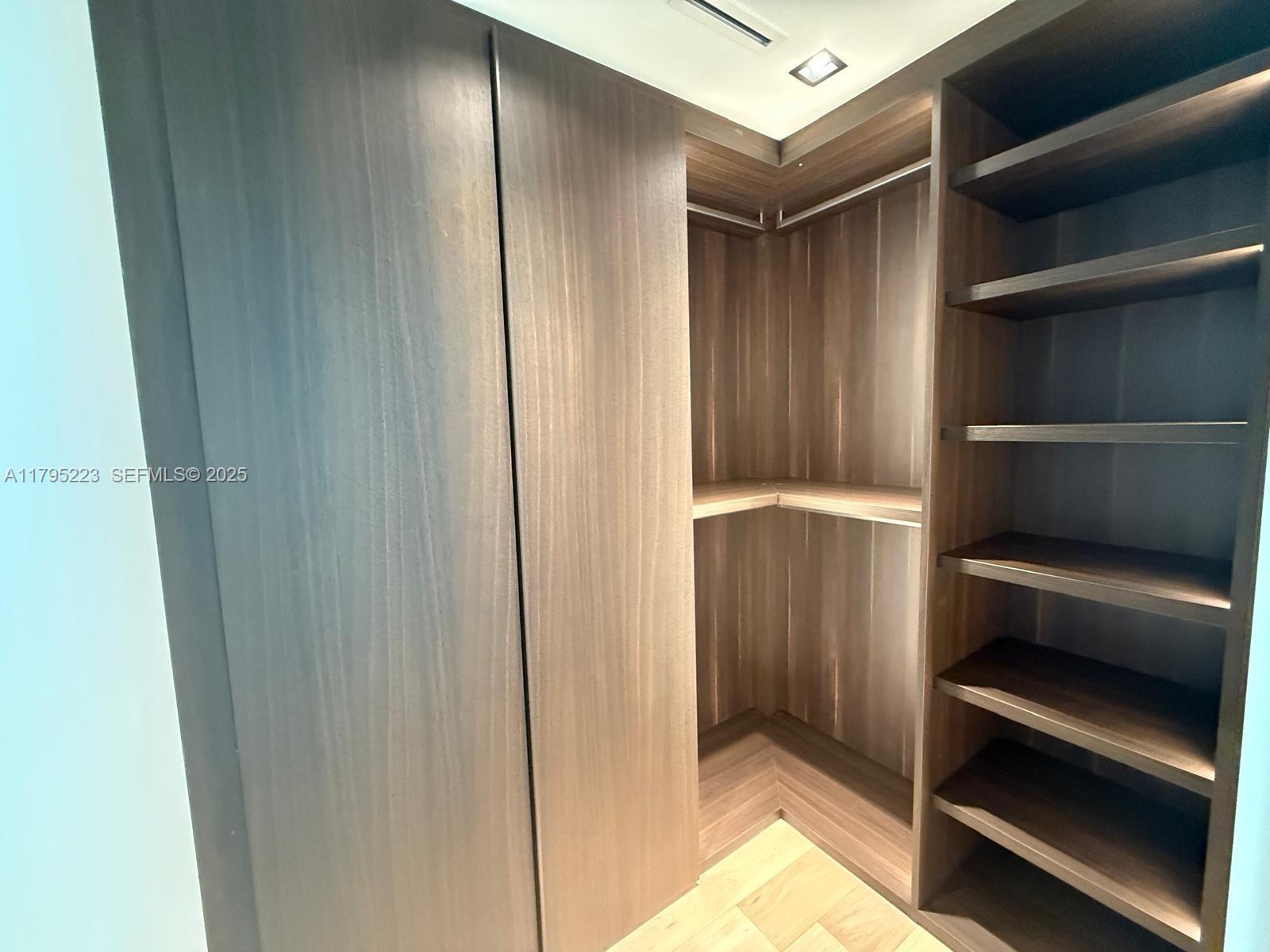 125 SW 29th Rd Miami, FL 33129