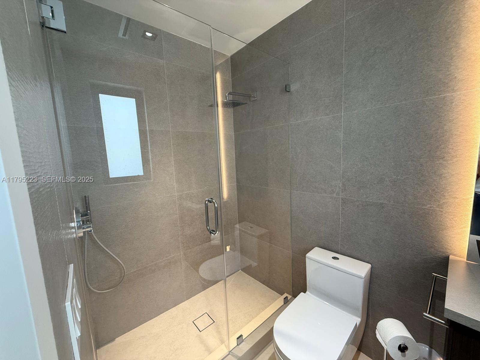 125 SW 29th Rd Miami, FL 33129