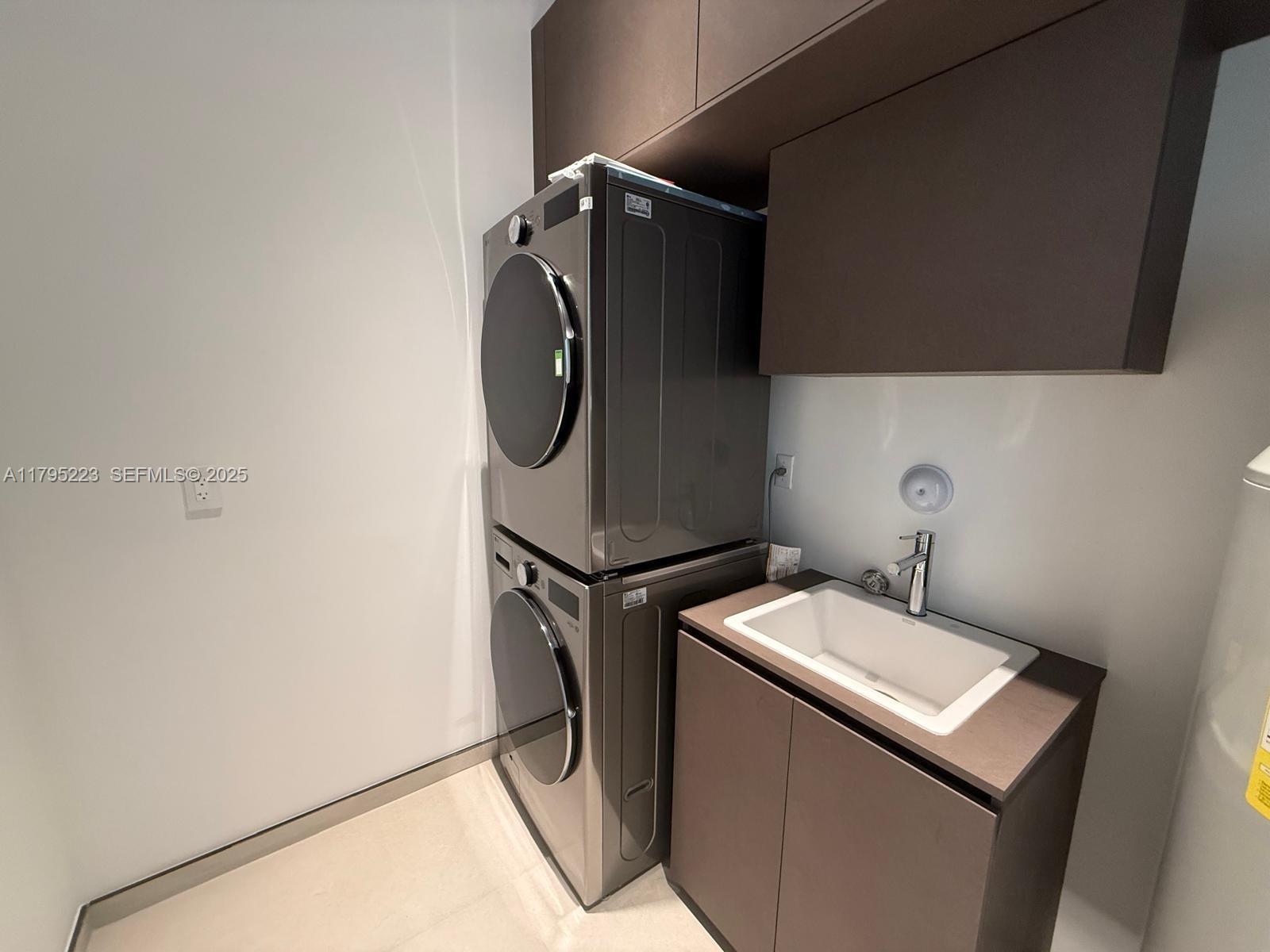 125 SW 29th Rd Miami, FL 33129