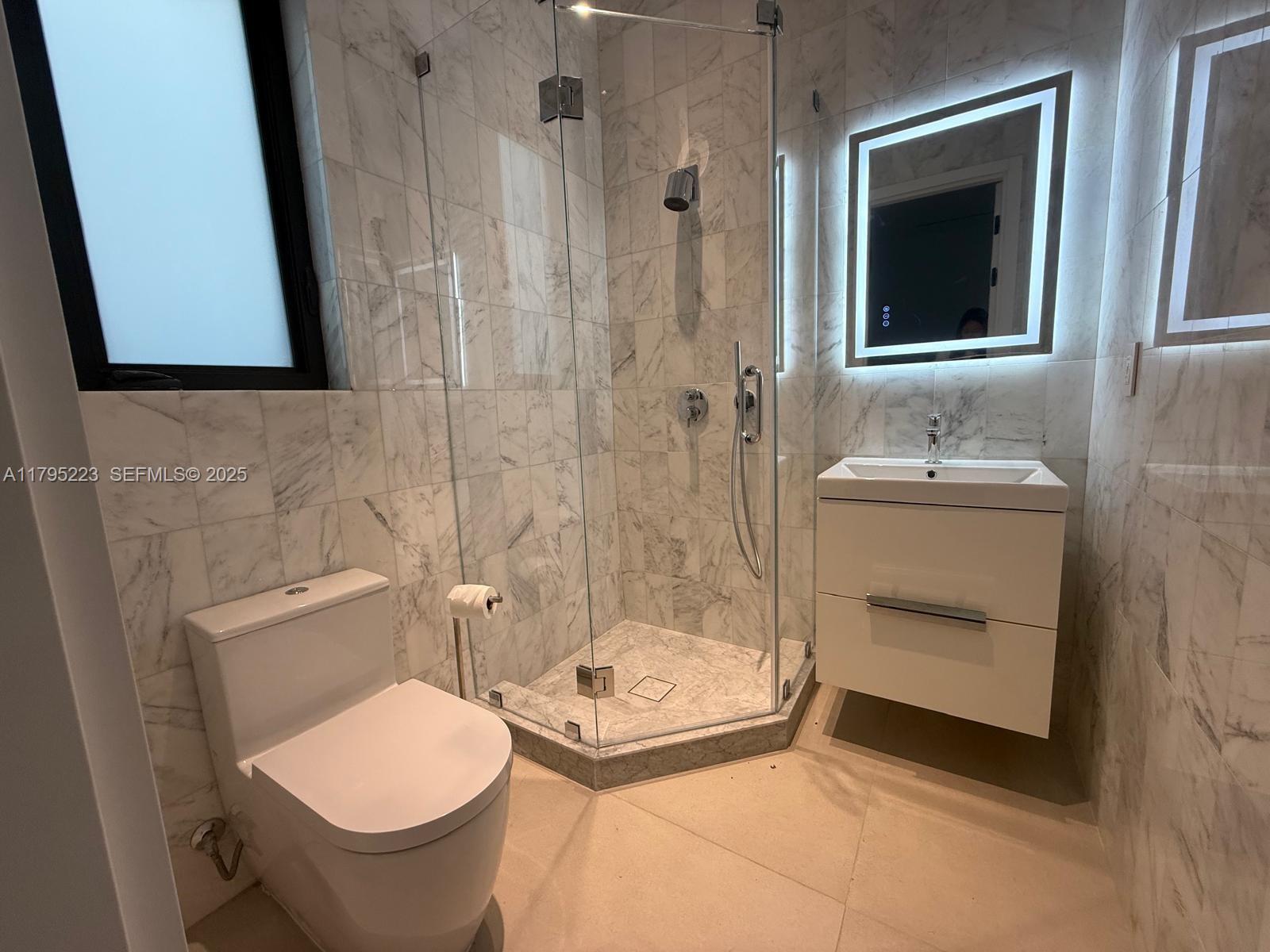 125 SW 29th Rd Miami, FL 33129