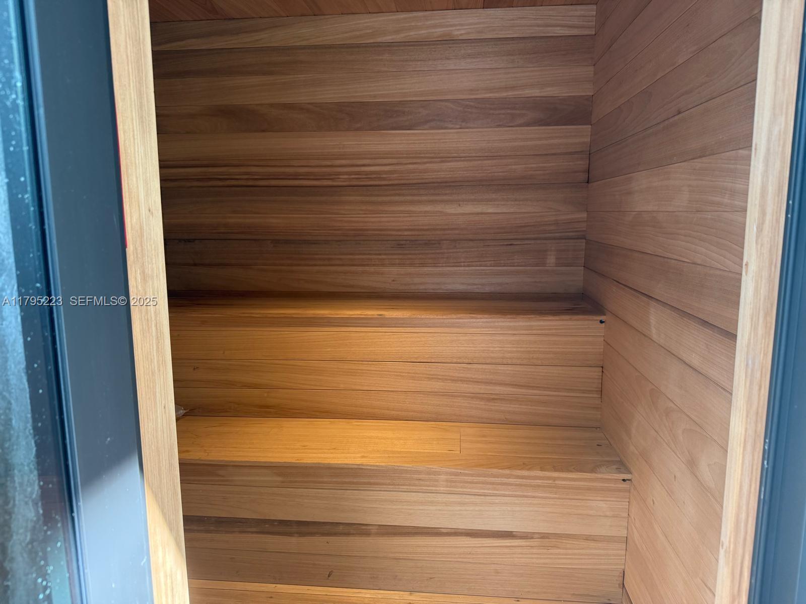 125 SW 29th Rd Miami, FL 33129